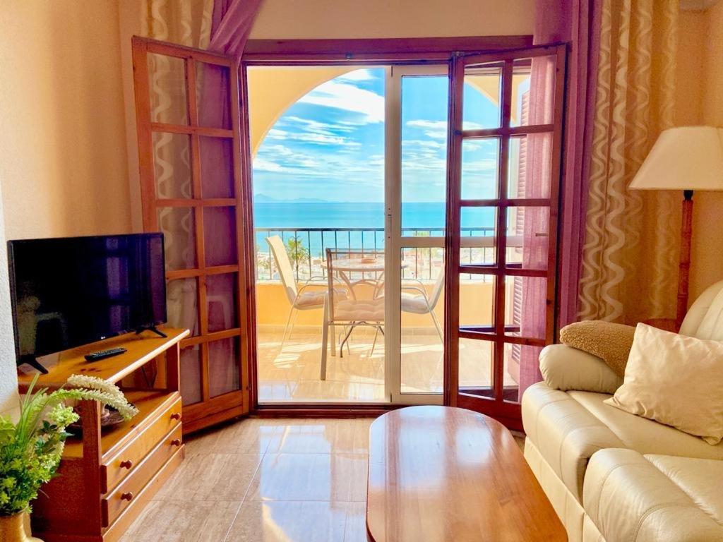 Beautiful Apartment Near Lamata Beach With Panorama Sea View!!! 托雷维耶哈 外观 照片